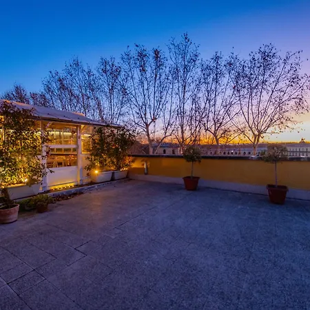 Oda ve Kahvaltı Casa Martini 4*